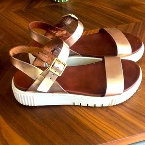 Mia Rose Gold sandals